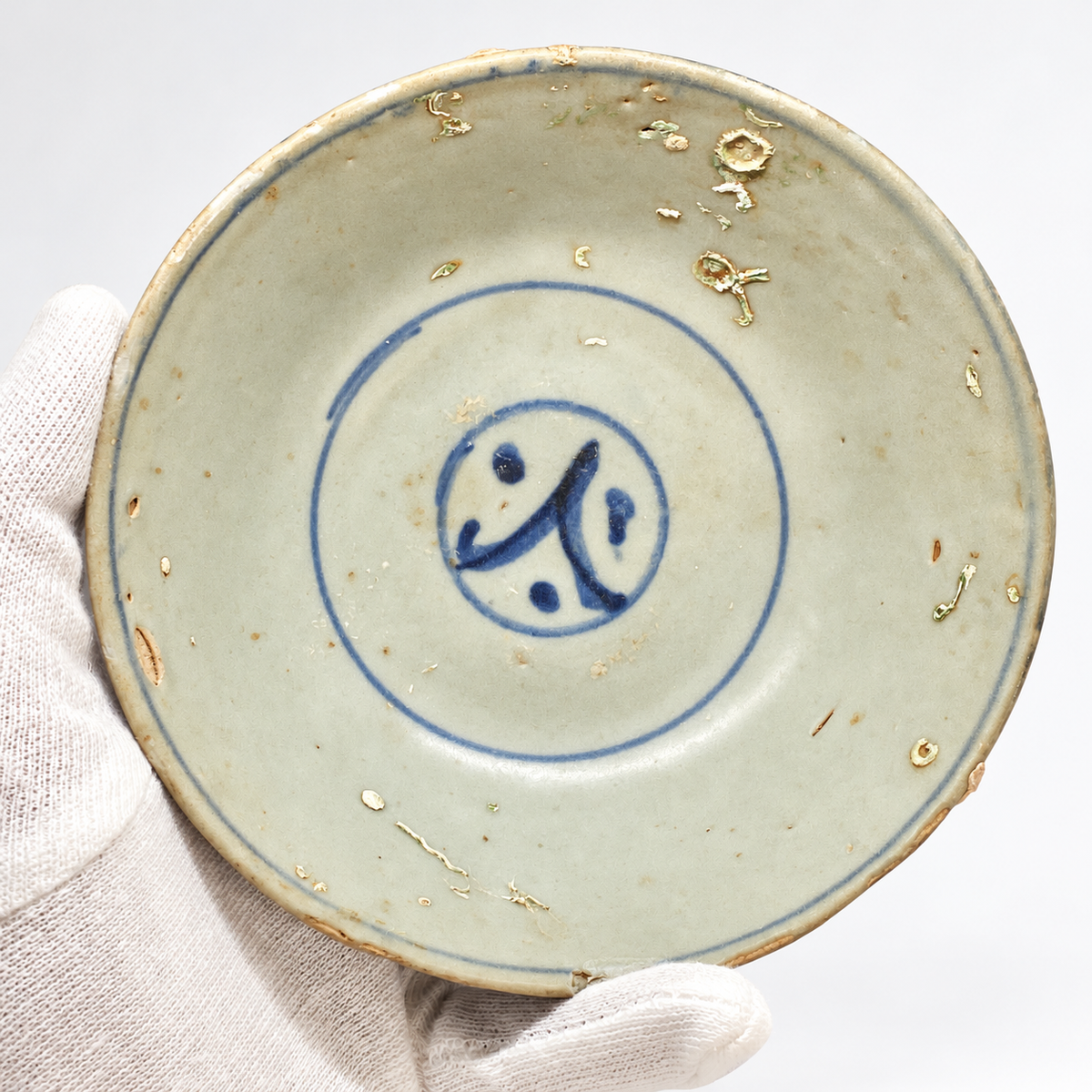 Shipwreck Nguyễn Dynasty Blue-and-White Porcelain Bowl with Floral Motif — ca. Early 19th Century