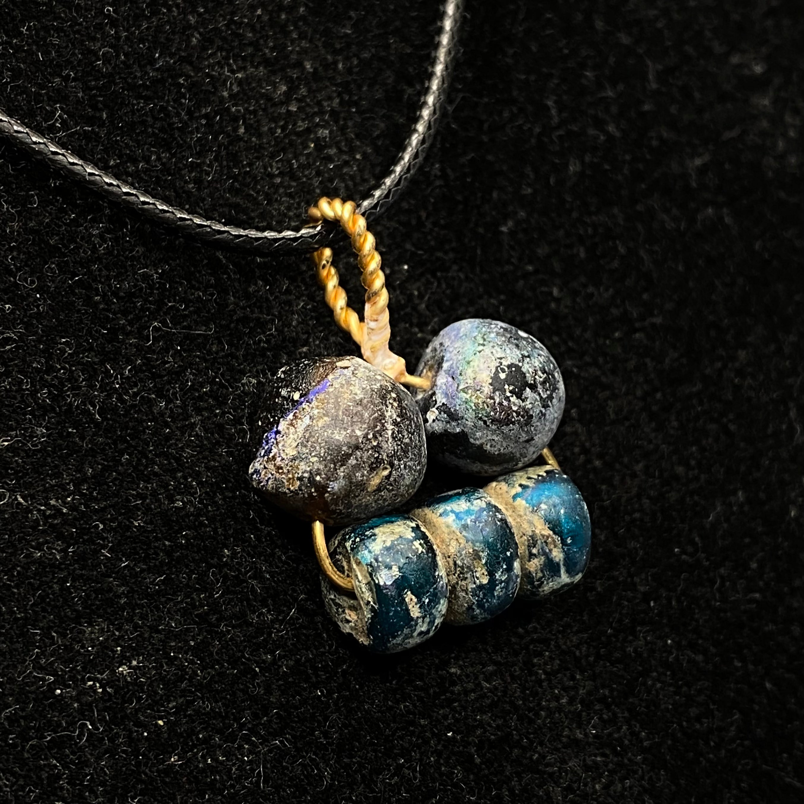 Ancient Roman Iridescent Glass Bead Pendant Necklace – Circa 1st–4th Century AD