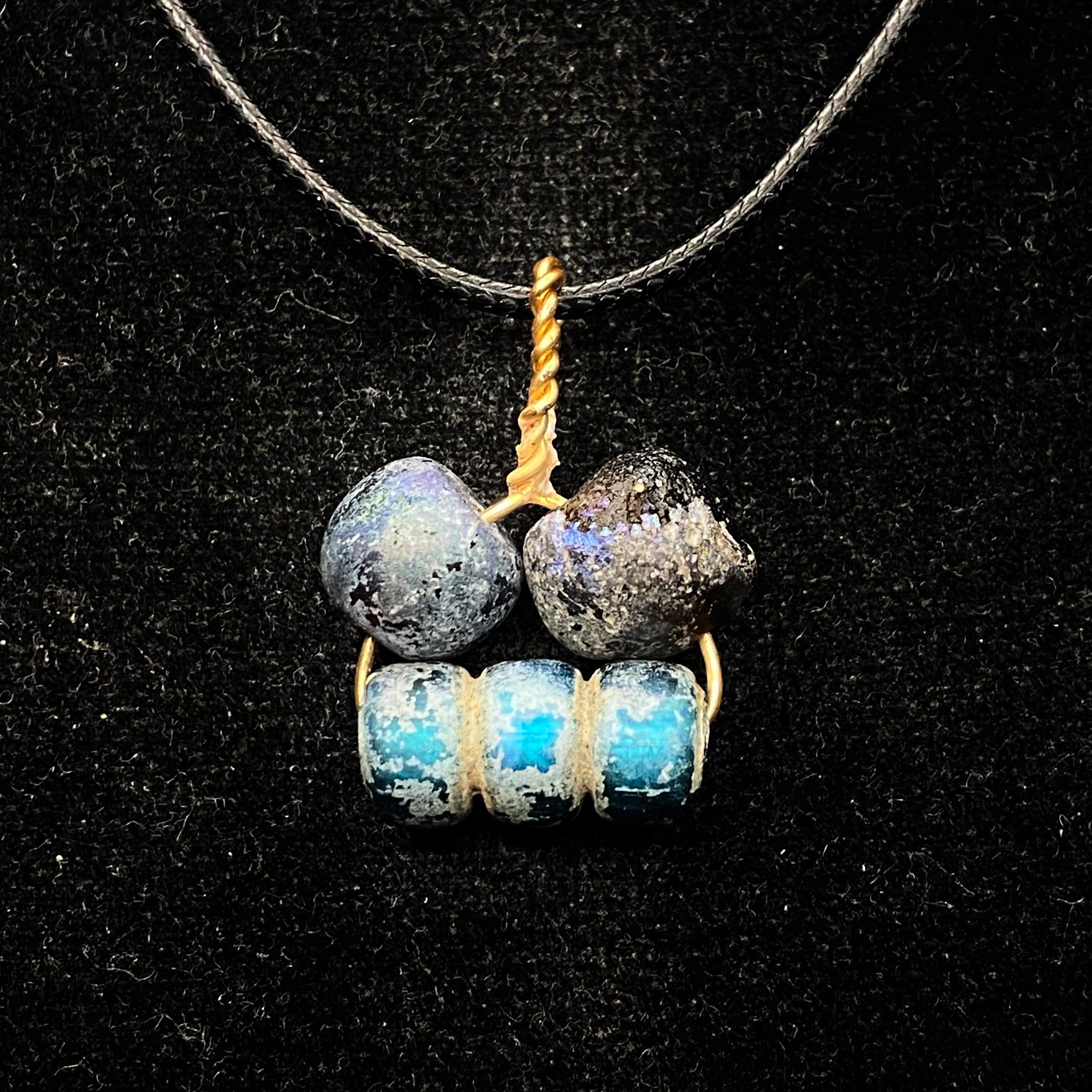 Ancient Roman Iridescent Glass Bead Pendant Necklace – Circa 1st–4th Century AD