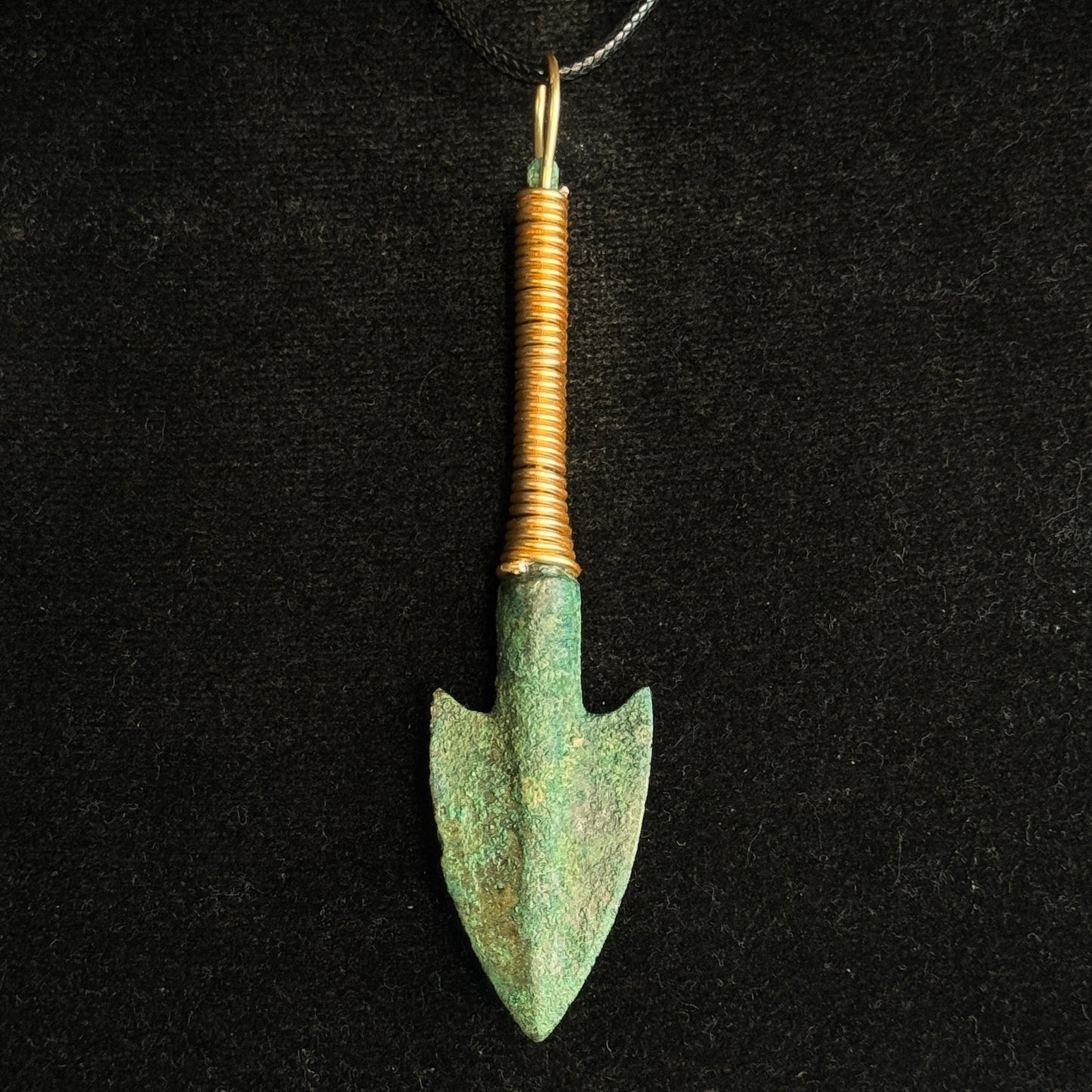 Ancient Bronze Arrowhead Pendant – Near Eastern (Assyrian / Phoenician), ca. 1000–600 BC