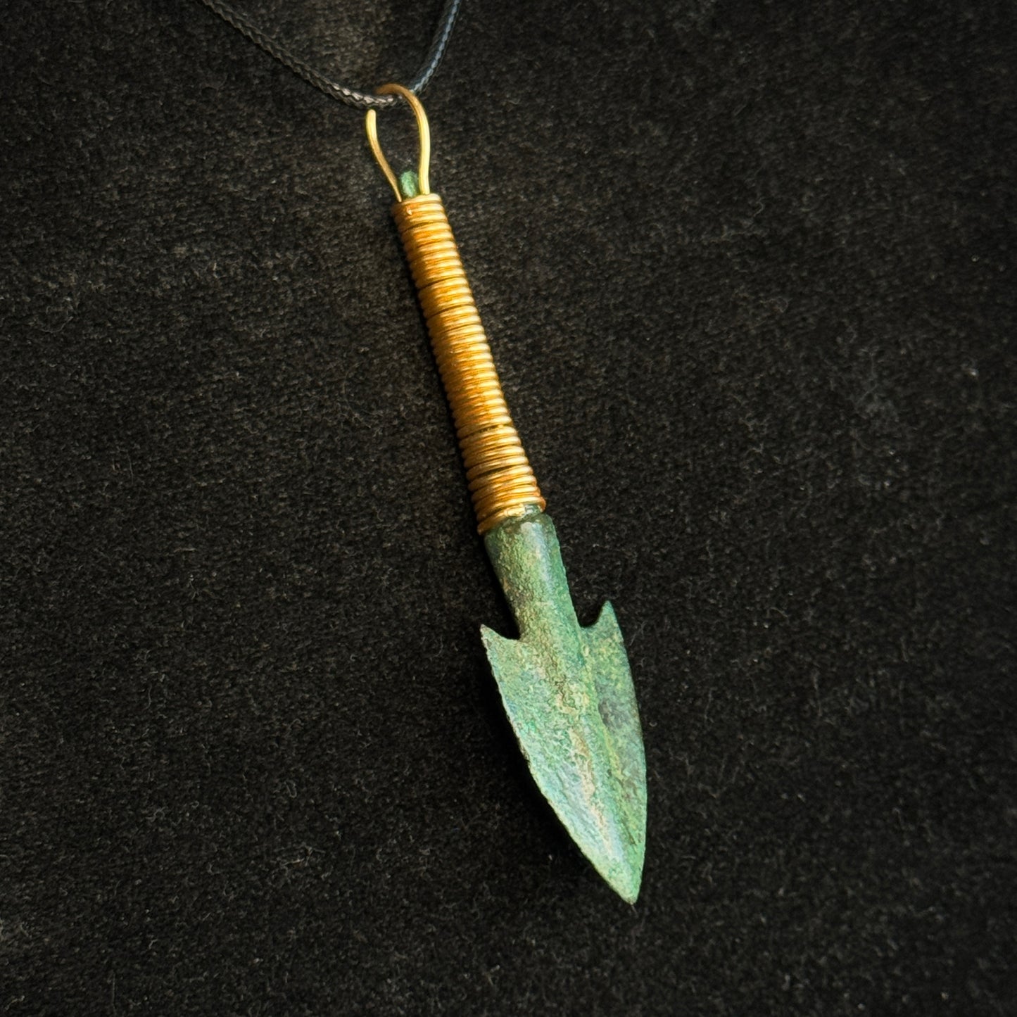 Ancient Bronze Arrowhead Pendant – Near Eastern (Assyrian / Phoenician), ca. 1000–600 BC