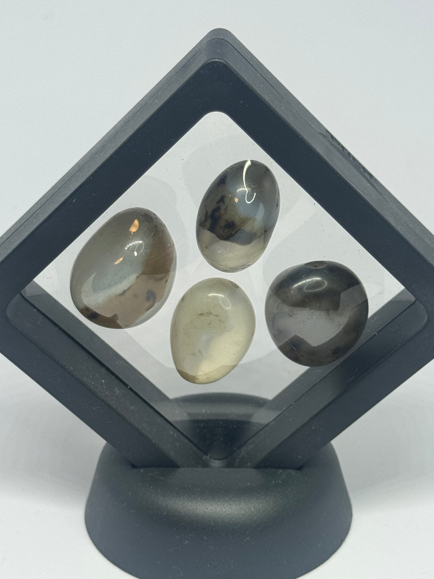 Ancient Roman agate Ancient Roman – 1st–3rd Century AD – 4 Large Highly Polished Agate Beads